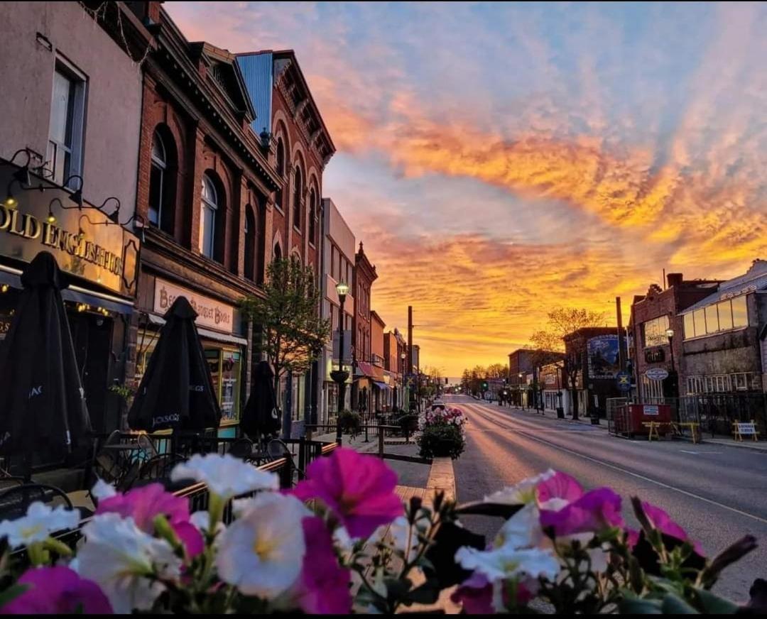 Ruby Manor Bed & Breakfast Gananoque Dış mekan fotoğraf
